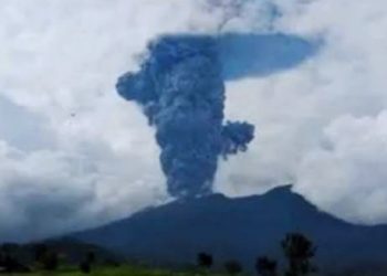 Gunung Marapi Sumbar Erupsi, Keluarga Abu Vulkanik Setinggi 1000 Meter