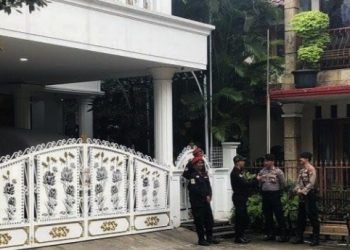 Penyidik KPK Geledah Rumah Sekjen PDIP Hasto Kristiyanto di Bekasi