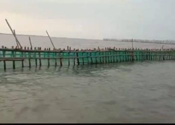 Menteri KKP akan Bongkar Pagar Laut Sepanjang 30,16 Meter  Jika Tak Miliki Izin