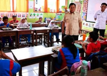 Presiden Prabowo Sidak Pelaksanaan program MBG Siswa SD dan TK di Pulogadung, Jakarta Timur
