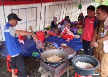 Dinsos Lombok Barat Sediakan 3.000 Porsi Makanan untuk Korban Terdampak Banjir
