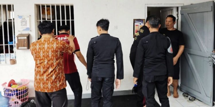 Lapas Tabanan Razia Geledah Hunian Napi Antisipasi Gangguan Keamanan