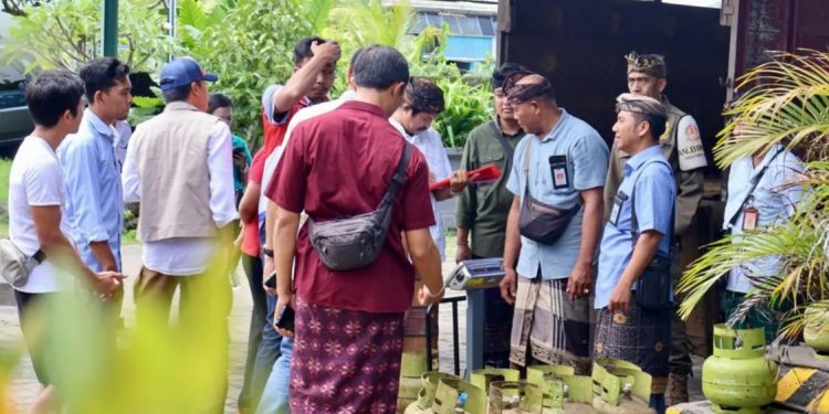 Disperindag Bali Sidak Sejumlah Pangkalan Gas LPG 3 Kilogram di Badung