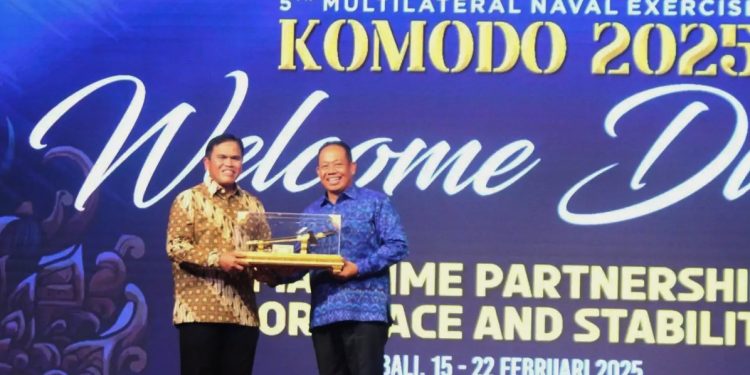 Pj Gubernur Bali Mahendra Jaya Sambut Hangat Multilateral Naval Exercise Komodo 2025