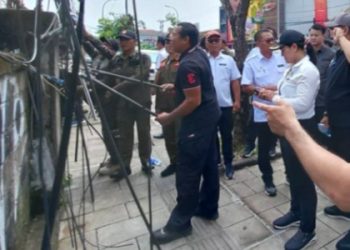 Pemkab Badung Tertibkan Puluhan Kabel Provider yang Tidak Aktif