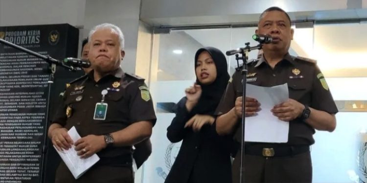 7 Orang Ditetapkan Tersangka Kasus Dugaan Korupsi Tata Kelola Minyak Mentah