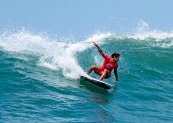 Peselancar Asal Bali Rio Waida Ikuti Kejuaraan Selancar Dunia di Abu Dhabi